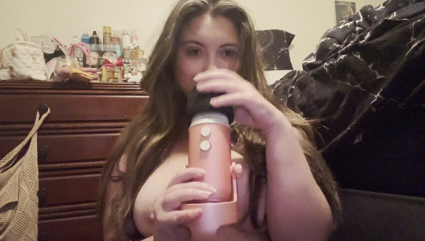 Haley’s ASMR - Shirtless Mic Pumping and Swirling