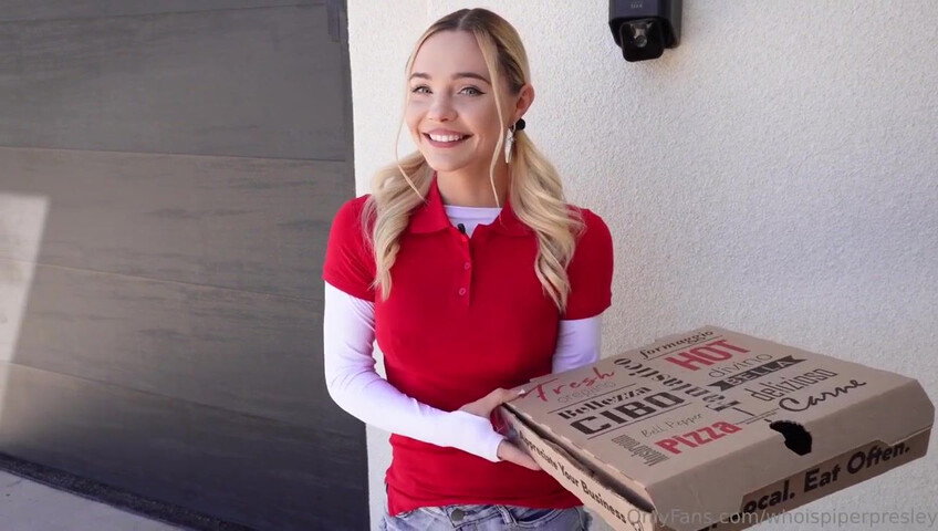 Whoispiperpresley - Cold Pizza Delivery Gone Wrong