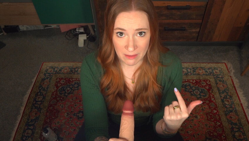 FionaDagger - Mom I Got My Dick Stuck
